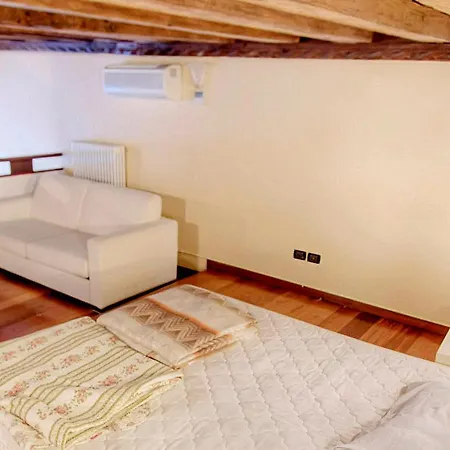 Castello Di Godego Sleeps 5 Air Con Wifi