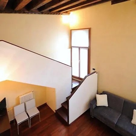 Castello Di Godego Sleeps 5 Air Con Wifi